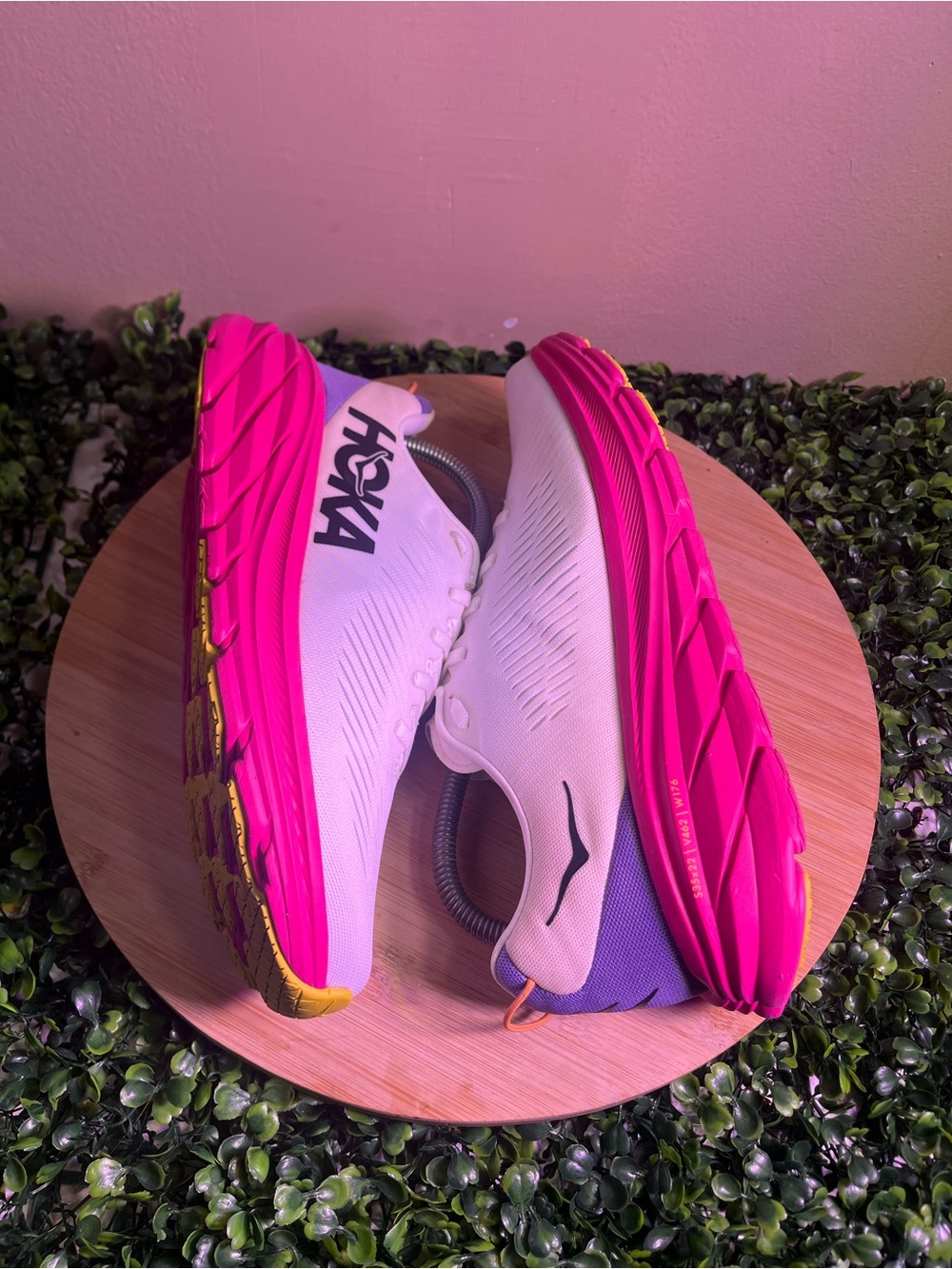 🔥 HOKA RINCON 3 WHITE PINK ATHLETIC RUNNING SHOES WOMENS SIZE 8.5 B - Picture 5 of 10